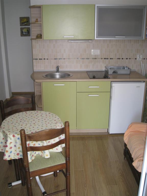 Apartmani Famelja Jovanovic Ilha Ilha Sveti Stefan Quarto foto