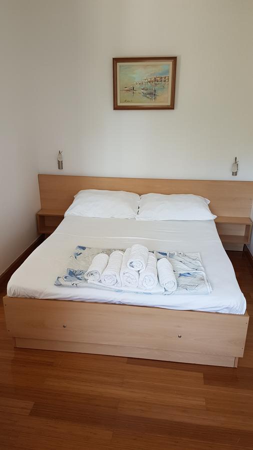 Apartmani Famelja Jovanovic Ilha Ilha Sveti Stefan Exterior foto